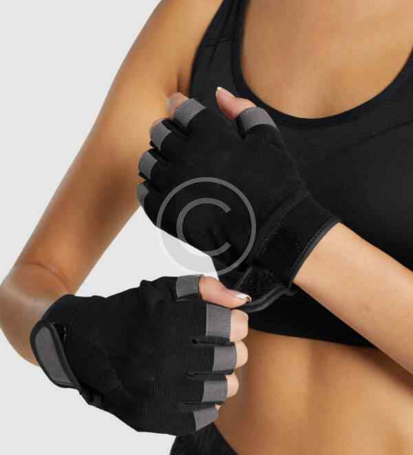 Sports gloves